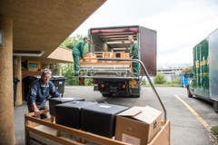 Die Züglete im Herdschwand begann in Emmen am Mittwochmorgen um acht. (Bild: Roger Grütter / Neue LZ)