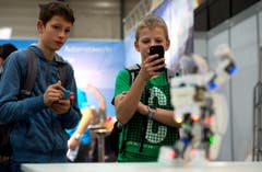 An der Zebi werden über 140 Berufe gezeigt. (Bild: Nadia Schärli / Neue LZ)