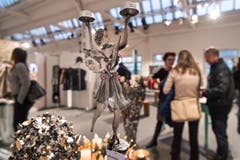 An der Ausstellung "Aus Zug" zeigten diverse Designer und Handwerksbetriebe ihre Produkte. (Bild: Christian H.Hildebrand, Neue ZZ)