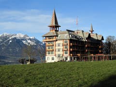 Hier auf dem Flüeli zeigt sich das Jugendstil-Hotel Paxmontana für einmal dem schönen Pilatus als eine echte Konkurrenz ! (Bild: Margrith Imhof-Röthlin)