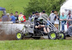 Spektakel pur am Rennen mit vielen Zuschauern. (Bild: Werner Schelbert (Neue ZZ))