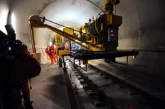 Im Tunnel ist ein 400 Meter langer Betonzug im Einsatz. (Bild: Urs Hanhart/Neue UZ)