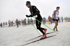 Dichter Nebel im unteren Teil des Langlaufabschnitts. (Bild: Urs Hanhart / Neue UZ)