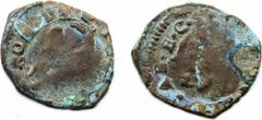 Zwei von über 50 Münzen italienischer Prägung aus der Zeit um 1560, die bei der Begehung des Pfarrmättelis mit dem Metalldetektor zum Vorschein kamen. (Bild: PD)