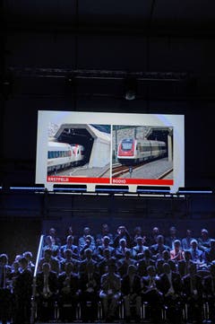 Präzision bei der Einfahrt: Die beiden Züge im Norden und Süden fahren gleichzeitig in den Tunnel ein. (Bild: Nadia Schärli)