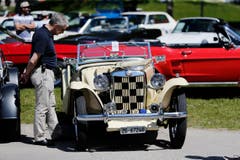 "Oldtimer Sunday Morning Treffen" auf dem Stierenmarktareal in Zug. (Bild: Stefan Kaiser (Neue ZZ))
