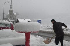 Wintereinbruch in der Karwoche 2006. Lungern lag unter 25 Zentimeter Neuschnee. (Bild: Neue OZ / Josef Reinhard)