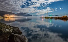 Wolkenspiegelung im Zugersee. (Bild: Daniel Hegglin)