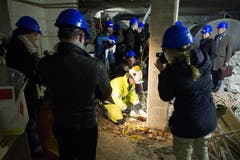 Am Montag wurden an einer Medienbesichtigung die letzten Arbeiten an den Sprengstellen getätigt. (Bild: Keystone)