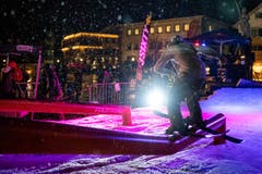 Winkelride Freestyle Event vor dem Winkelried Denkmal auf dem Dorfplatz Stans am Freitag, 18. November 2016. (Bild: Philipp Schmidli)