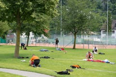 Fallschirmspringer in Stansstad. (Bild: Izedin Arnautovic)