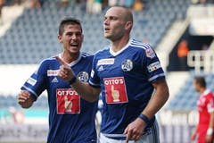 Luzerns Remo Freuler (L) und Marco Schneuwly bejubeln das 2:2. (Bild: Philipp Schmidli)