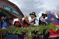Tobelhäxä am Sarner Jodlerfest ... (Bild: Romano Cuonz (Neue NZ))