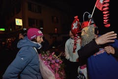 Wendy trifft Fasnacht: Ein als Fan maskierter Fan trifft sein Idol. (Bild: Nadia Schärli/LZ)