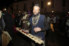 Tausende Fasnächtler trotzten dem Regen (Bild: André A. Niederberger (Neue NZ))