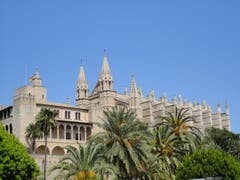 Die Kathedrale La Seu gilt als Wahrzeichen von Palma de Mallorca (Bild: Karin Buholzer)