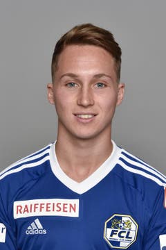 Nicolas Haas 3: Der 20-Jährige wirkt im Auftaktspiel nervös, er ist fahrig und ungenau bei den Zuspielen. (Bild: Martin Meienberger / freshfocus)