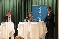 Rotzer: Meinem Mann und allenfalls meinem Sohn. Wicki: Ein Badge kann ein Türöffner sein. Ich würde es situativ handhaben. (Bild: Roger Zbinden / Neue NZ)