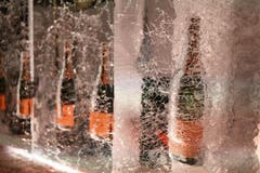 Champagner-Flaschen in einer Eisbar in Zermatt. (Bild: Keystone)