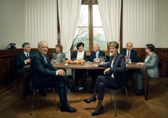 2015 (von links): Didier Burkhalter, Johann Schneider-Ammann, Eveline Widmer-Schlumpf, Doris Leuthard, Ueli Maurer, Bundespräsidentin Simonetta Sommaruga, Alain Berset und Bundeskanzlerin Corina Casanova im Bundeshaus in Bern. (Bild: Bundeskanzlei Christian Grund / Maurice Haas)