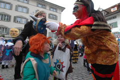 Wer will eine Orange unter dem Helm? (Bild: Bote der Urschweiz)