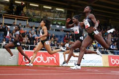 Daryll Neita, Mujinga Kambundji, Asha Philip und Gloria Hooper (von links) im 100m Rennen der Frauen (Bild: Philipp Schmidli)