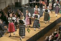 Trachten und "Gwand" aus der Region. (Bild: André A. Niederberger / NZ)