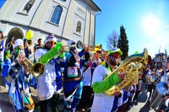 Kinderfasnacht mit Umzug am Güdismäntig in Alpnach. Im Bild die Seegusler. (Bild: Markus von Rotz / NZ (27. 02. 2017))