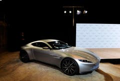 Im neuen Streifen fährt James Bond einen Aston Martin DB 10. Aston Martin plant eine streng limitierte Auflage von 10 Exemplaren des Sportcoupés. Technische Daten gab der Autobauer keine Preis. (Bild: Keystone)