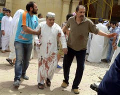 13 killed in suicide bombing at Kuwait mosque (Bild: EPA)