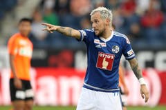 Luzerns Markus Neumayr dirigiert. (Bild: Philipp Schmidli / Luzerner Zeitung)