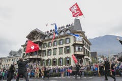 Das «Fahnenwerfen» an der Älplerchilbi. (Bild: André A. Niederberger)