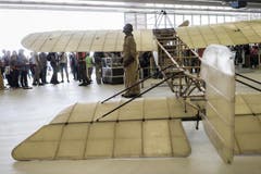 In Payerne wire eine Mikael Carlson Bleriot XI gezeigt. Die Bleriot XI war eines der ersten Flugzeuge, das von der Militäraviatik in Dienst gestellt wurde. (Bild: Keystone)