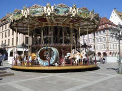 Hundert Jahre und kein bisschen müde. Karussell in Strassburg (Bild: Hans Scheidegger)