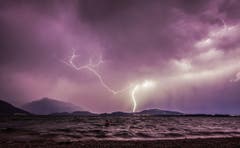 Gewitter über dem Zugersee (Bild: Leserbild Daniel Hegglin)