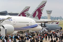 Tausende Besuchewr an der Paris Air Show in Le Bourget. (Bild: Remy de la Mauviniere)
