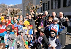 Die Schwestern des Klosters mischten sich unters Fasnachtsvolk. (Bild: Romano Cuonz)