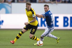 Dortmunds Marco Reus (links) verfolgt von Luzerns Jakob Jantscher. (Bild: Keystone / Urs Flüeler)
