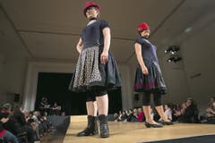 Heimatgwand beinhaltet nebst traditionellen Trachten natürlich auch Saisonales und auf Regionen bezogenes "Gwand". (Bild: André A. Niederberger / NZ)