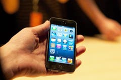 Am Design hält Apple auch mit dem neuen Modell fest: Jetzt passt aber eine weitere App-Reihe aufs Display. (Bild: Keystone)