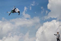 Weltmeister Fabian Bösch lädt zur "FBI Flugshow" auf den Titlis. Fotografiert am 23. Mai 2017. (Bild: Corinne Glanzmann (Neue NZ))