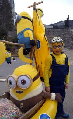 Überaus beliebt auch bei Lungerer Kids: Di Minions. (Bild: Romano Cuonz (Neue NZ))