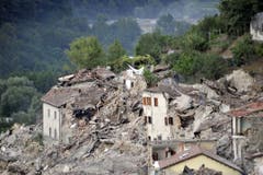 Ein Blick über Pescara del Tronto. (Bild: EPA / Cristiano Chiodi)