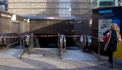 Die U-Bahn-Station vor dem Hauptsitz der EU ist geschlossen. (Bild: AP Photo / Virginia Mayo)