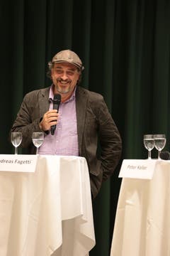 Bei Umwelt- oder Sozialfragen wurde hingegen Fagettis Sonderrolle als Linker offensichtlich: Als Einziger befürwortete der WOZ-Journalist Mindestlöhne oder das Stimm- und Wahlrecht auf Gemeindeebene für Ausländer, die schon zehn Jahre in der Schweiz leben. (Bild: Roger Zbinden / Neue NZ)