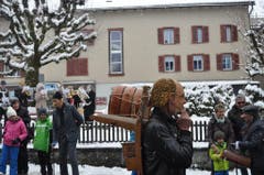 Am SchmuDo gehören die Einsiedler Strassen den Fasnächtlern. (Bild: René Hensler, maeuderball.ch)