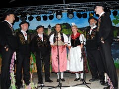 Naturjodelabig im Rahmen des diesjährigen Open Air Klewenalp. Im Bild: Die Jodlergruppe Titlis, Engelberg. (Bild: Rosmarie Berlinger (Neue NZ))