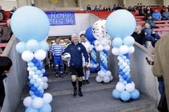 Schiedsrichter Rifet Bergovic führt die Truppe an. (Bild: Werner Schelbert / Neue ZZ)