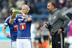 Klare Worte: Der FCL-Coach Markus Babbel spricht mit Markus Neumayr. (Bild: Philipp Schmidli / Luzerner Zeitung)