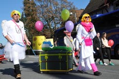 An der Kinderfasnacht Hergiswil sorgten längst nicht nur die Kleinen für die fasnächtliche Stimmung. (Bild: Matthias Piazza (Hergiswil, 17. Februar 2017))